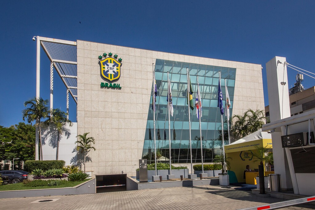 
Endereço:  Luis Carlos Prestes 130, Barra da Tijuca 22775 - 055, Rio de Janeiro (RJ).
