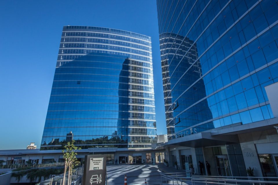 SunGuard® High Performance Royal Blue 40 - Gujarat Guardian Glass
