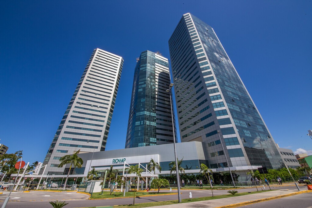 JCPM Trade Center Norte
Product: NP50 on green 

Constructor: JCPM 
Address: Av. Antônio de Goes, 60 - Pina, Recife - PE, 51010-000