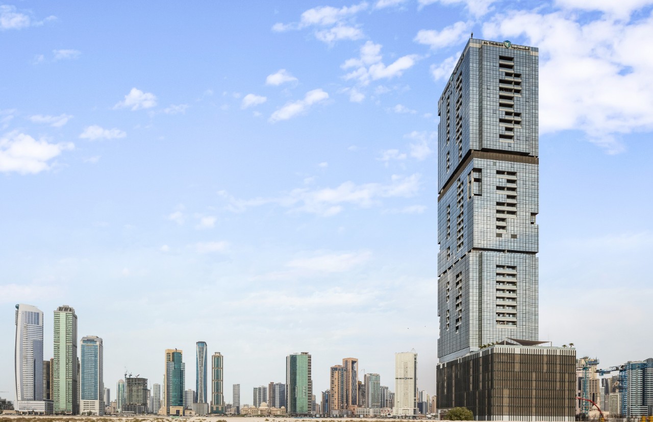 Located in the prestigious Mamzar Corniche of Sharjah, LA PLAGE Tower by AL THURIAH epitomizes sophistication and contemporary living. This high-rise project necessitated a façade solution that would not only enhance its picturesque waterfront location but also ensure enduring durability.The Tower facades were complemented with Guardian SunGuard™  High Performance (HP) Silver 40, which is a high-performance product that features low-E and solar control. SunGuard™ HP Silver 40 offers outstanding thermal insulation in a sophisticated silver colour that helped the project shine.