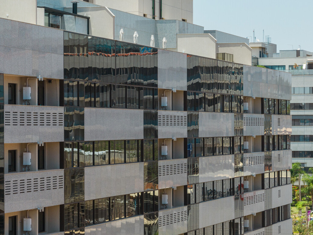 Residencial General Clóvis Darcy Burmann
 - Laminado SunGuard Solar Âmbar + Clear
 - ENDEREÇO: SQNW 103 Bloco I SRPN Trecho 2, Bloco I - Noroeste, Brasília - DF, 70683-295