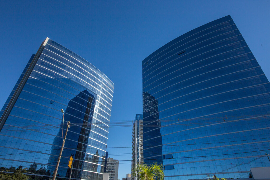 RB40 on clear 4mm + pvb incolor + incolor 4mm
Endereço:
Av. Sen. Tarso Dutra, 565 - Petrópolis, Porto Alegre - RS, 90690-140